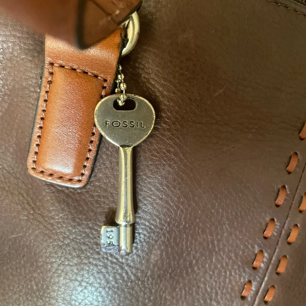 SOLD-Vintage Fossil purse shoulder bag - Picture 6 of 12
